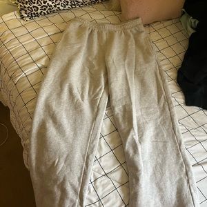 BRANDY MELVILLE wide leg grey sweats